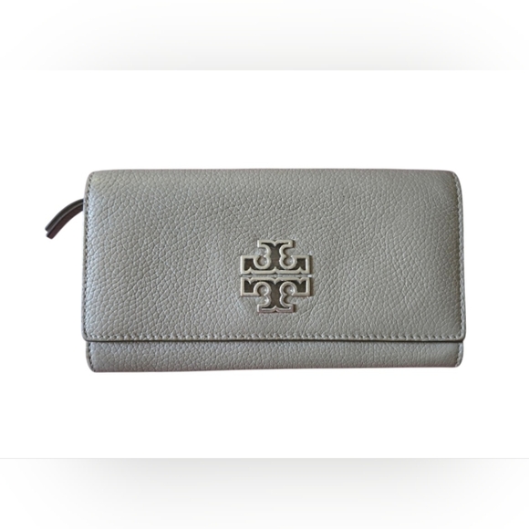 Tory Burch Handbags - Tory Burch Pebbled Leather Continental Wallet in Light Gray